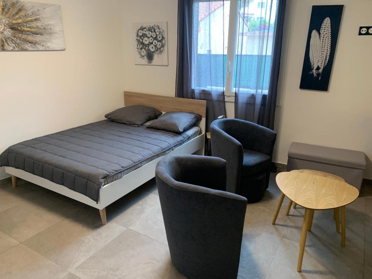 Grand Studio Tres Agreable Avec Bar, Cuisine Et Terrasse Cagnes-sur-Mer Exterior foto